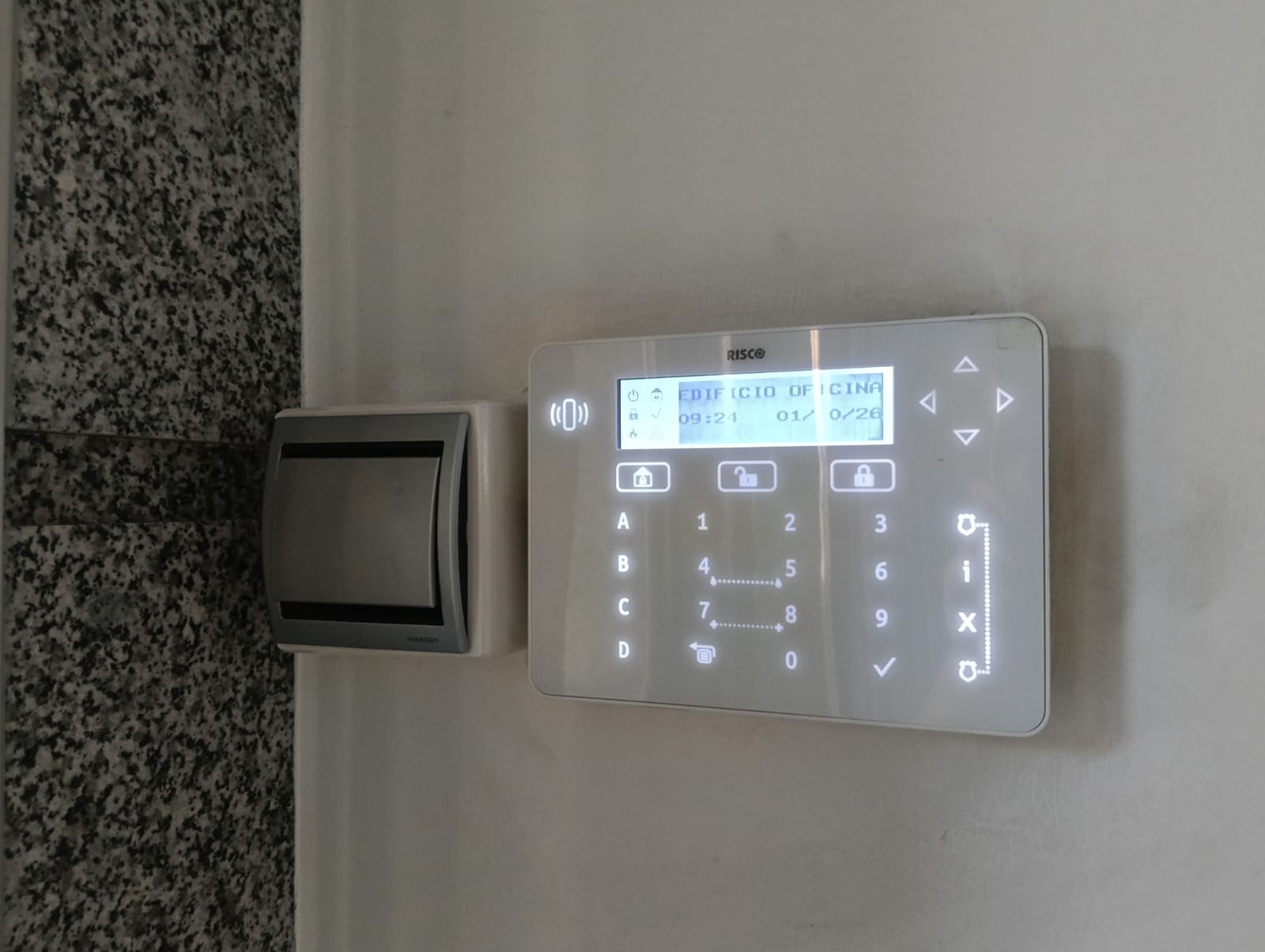 Teclado alarma cableada Paterna con lector de proximidad