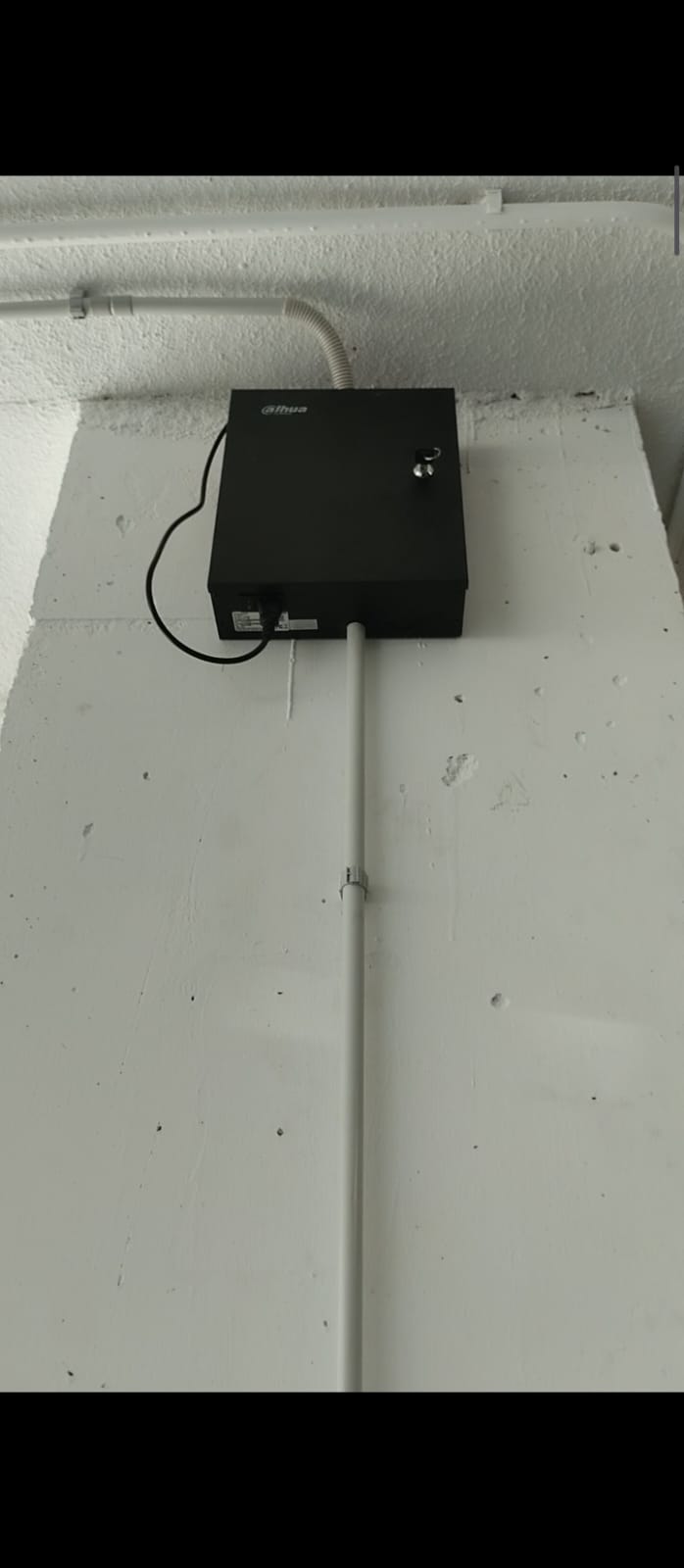 Grabador Dahua en caja metálica con llave, videovigilancia cableada en Riba-roja de Túria